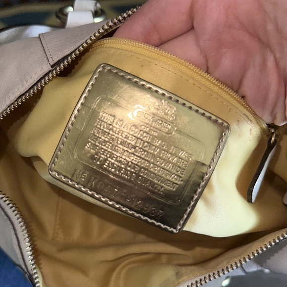 Beautiful white Coach bag - Picture 14 of 15